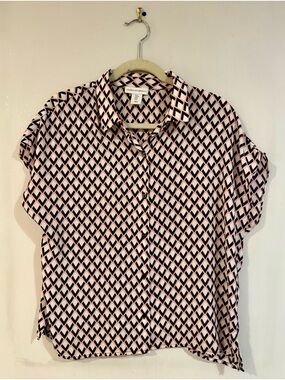 cupcakes & cashmere Pink and Black Button Down Geometric Print Top, Medium
